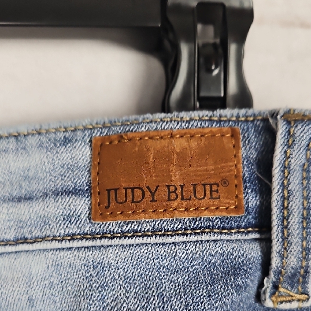Judy Blue Distressed Skinny Fit Capri Cropped Jeans Raw Hem - Size 7/28 - Picture 13 of 15